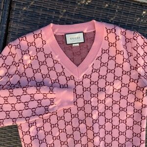 Gucci Pink GG Jacquard Wool V-neck Sweater Size L